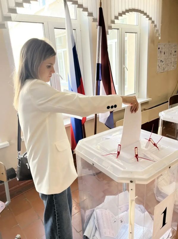 Сотрудники Министерства социальной защиты, труда и занятости населения Республики Мордовия приняли участие в голосовании на Выборах-2026! Сотрудники Министерства социальной защиты, труда и занятости населения Республики Мордовия приняли участие в голосовании на Выборах-2026!
