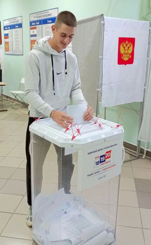 Еще одна подборка наших впервые голосующих молодых избирателей! Знакомьтесь: Еще одна подборка наших впервые голосующих молодых избирателей! Знакомьтесь: