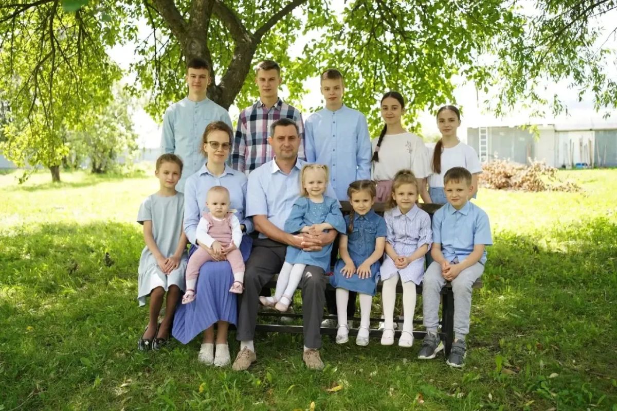 Артём Здунов: В многодетной семье Трубенковых родилась дочь - 12 ребёнок в семье! Артём Здунов: В многодетной семье Трубенковых родилась дочь - 12 ребёнок в семье!