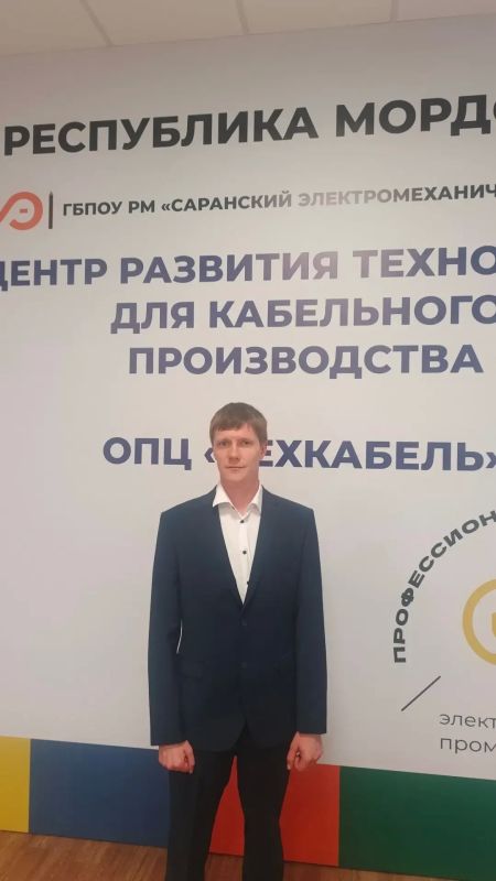 Поздравления с днем рождения принимает директор ГБПОУ РМ «Саранский электромеханический колледж» Абедкин Сергей Алексеевич
