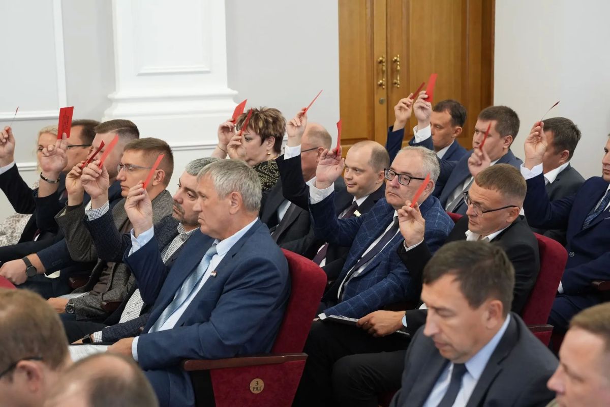 Сергей Вдовин и Наталья Долматова приняли участие в первой сессии горсовета Саранска нового созыва Сергей Вдовин и Наталья Долматова приняли участие в первой сессии горсовета Саранска нового созыва