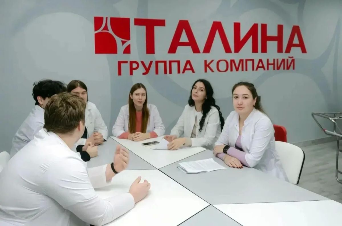Виталий Платонов встретился с генеральным директором ООО «УК «Талина-Центр» Мариной Маркиной Виталий Платонов встретился с генеральным директором ООО «УК «Талина-Центр» Мариной Маркиной