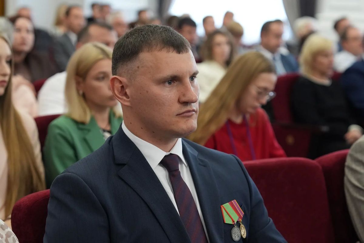 Артём Здунов: Как дальше будем развивать и благоустраивать нашу столицу - один из ключевых вопросов нового созыва Совета депутатов г.о. Саранск. Темп взяли хороший - благодаря слаженной работе и поддержке федерального... Артём Здунов: Как дальше будем развивать и благоустраивать нашу столицу - один из ключевых вопросов нового созыва Совета депутатов г.о. Саранск. Темп взяли хороший - благодаря слаженной работе и поддержке федерального...