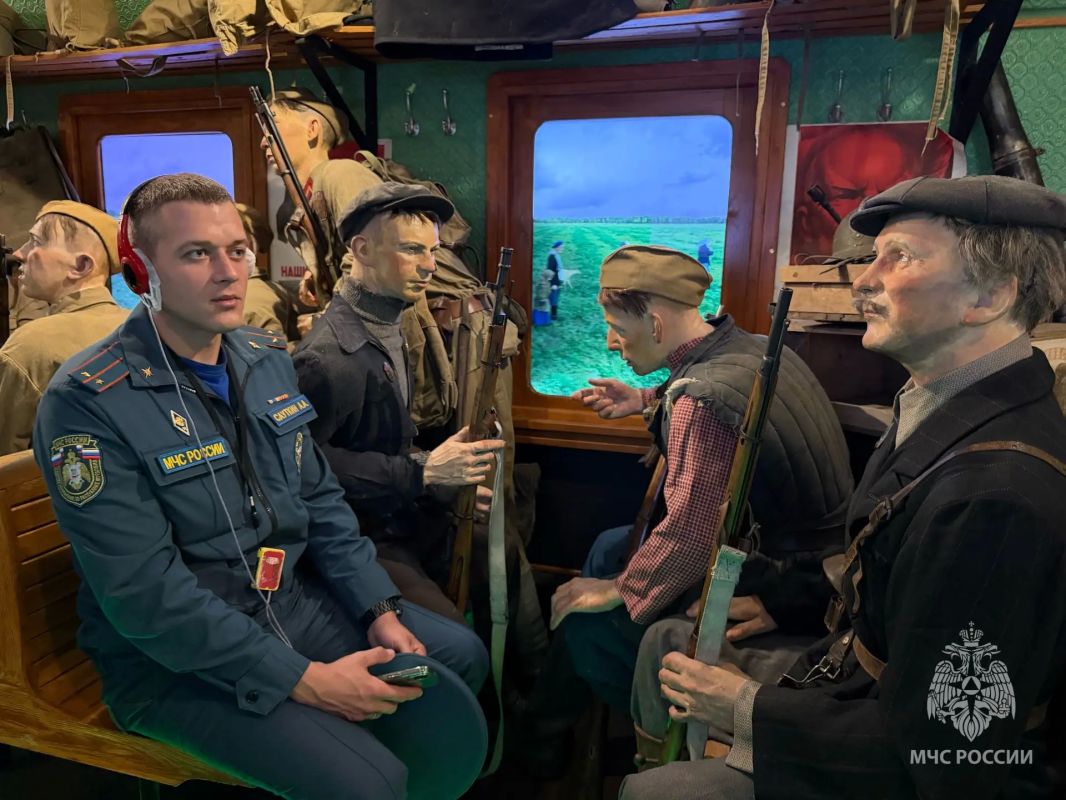 Члены Молодёжного совета побывали в уникальном передвижном музее — «Поезде Победы» Члены Молодёжного совета побывали в уникальном передвижном музее — «Поезде Победы»