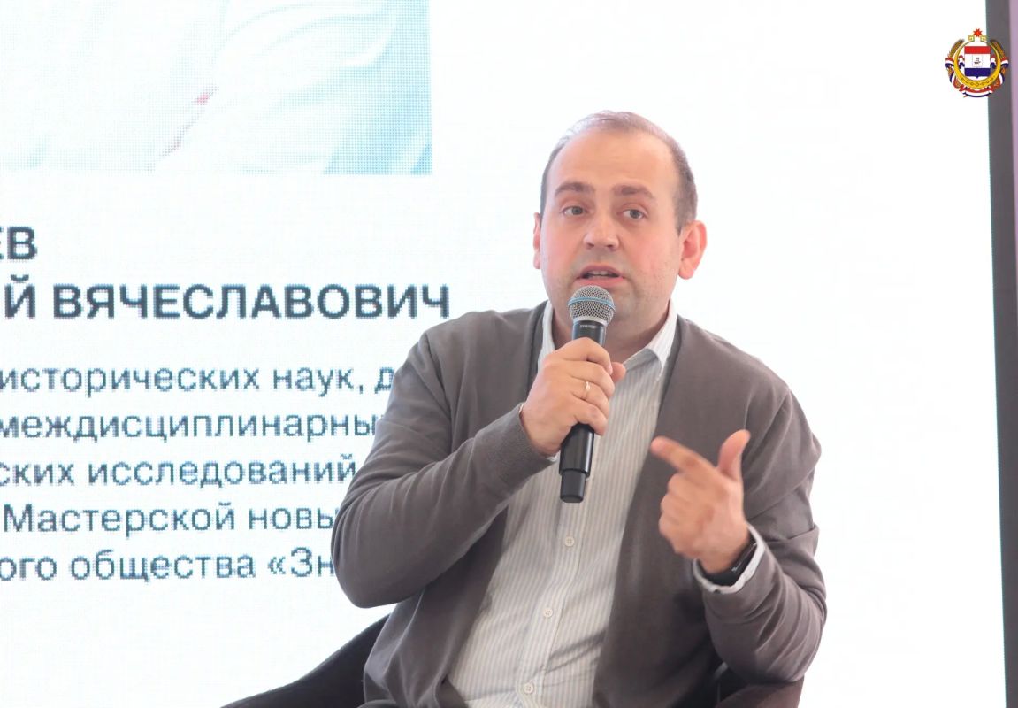 Мордовия семейная. В Саранске стартовала масштабная образовательная программа «Семейные клубы как ресурс укрепления семьи» Мордовия семейная. В Саранске стартовала масштабная образовательная программа «Семейные клубы как ресурс укрепления семьи»
