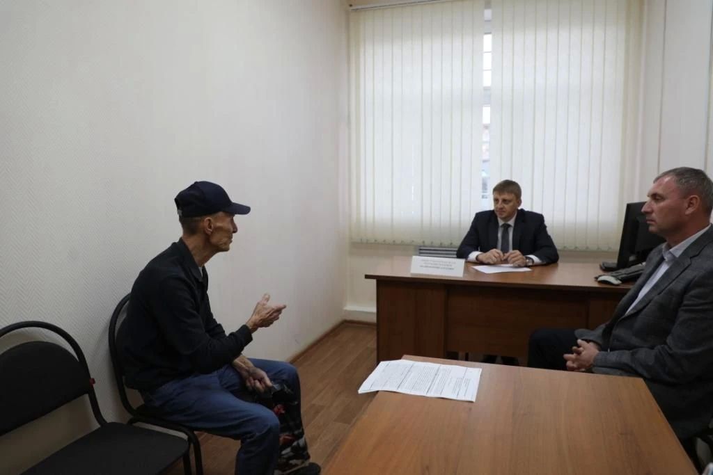Руководитель МВД по Республике Мордовия провел личный прием граждан в Ардатовском районе Руководитель МВД по Республике Мордовия провел личный прием граждан в Ардатовском районе