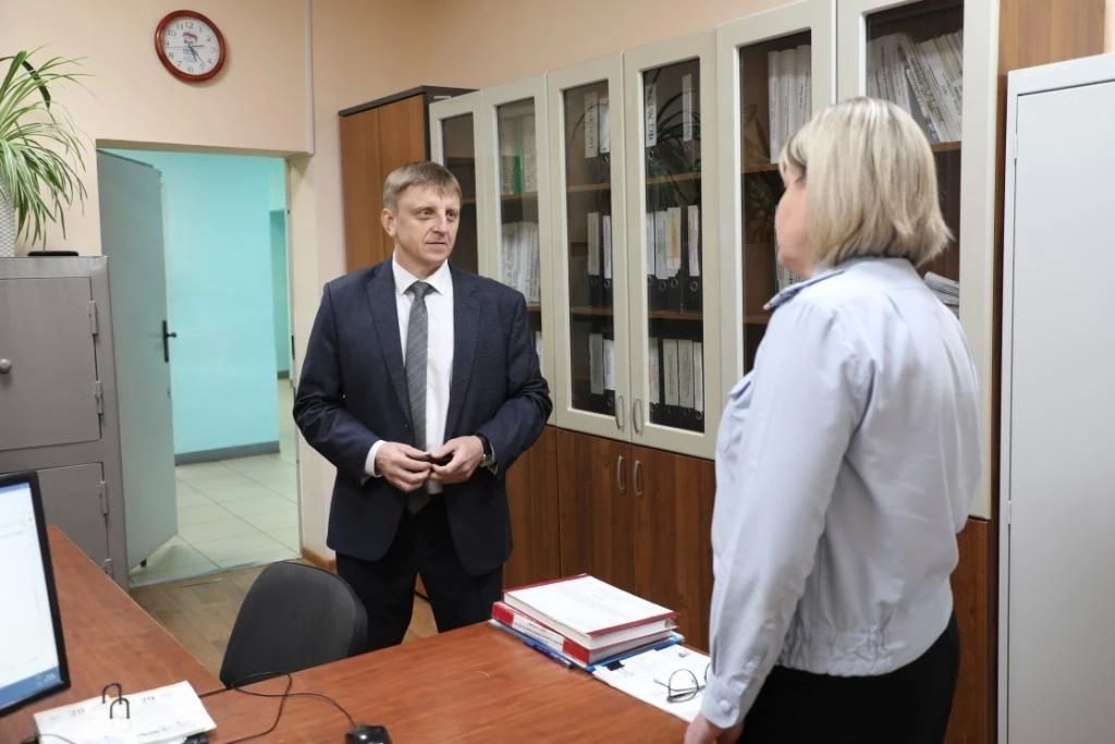 Руководитель МВД по Республике Мордовия провел личный прием граждан в Ардатовском районе Руководитель МВД по Республике Мордовия провел личный прием граждан в Ардатовском районе