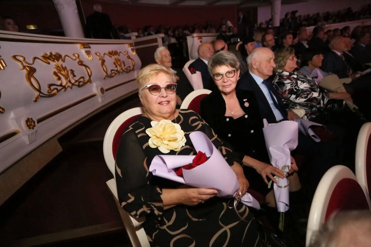 В Театре оперы и балета прошло торжественное мероприятие, посвященное 95-летию МГУ им. Н.П. Огарёва. В зале присутствовали гости разного статуса, объединённые одним званием - огарёвец В Театре оперы и балета прошло торжественное мероприятие, посвященное 95-летию МГУ им. Н.П. Огарёва. В зале присутствовали гости разного статуса, объединённые одним званием - огарёвец