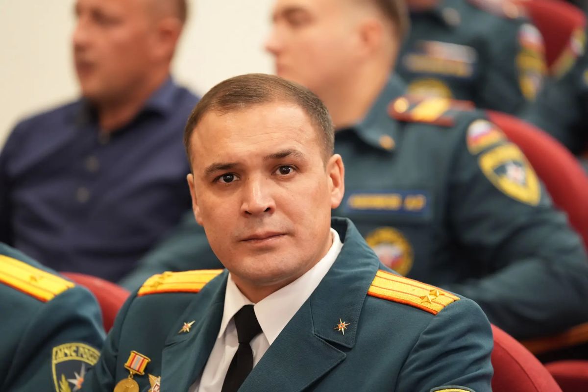 Артём Здунов: Поблагодарили сотрудников службы гражданской обороны, личный состав МЧС Республики Мордовия за безупречную работу, готовность прийти на помощь в любую минуту, личное мужество и верность долгу Артём Здунов: Поблагодарили сотрудников службы гражданской обороны, личный состав МЧС Республики Мордовия за безупречную работу, готовность прийти на помощь в любую минуту, личное мужество и верность долгу
