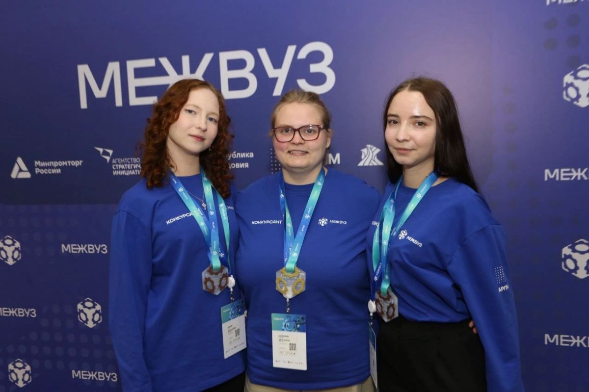Мы молодые инженеры, нам вместе строить, открывать Мы молодые инженеры, нам вместе строить, открывать