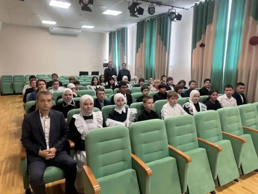 Безопасность начинается с детства: полиция Мордовии проводит уроки по борьбе с мошенниками Безопасность начинается с детства: полиция Мордовии проводит уроки по борьбе с мошенниками