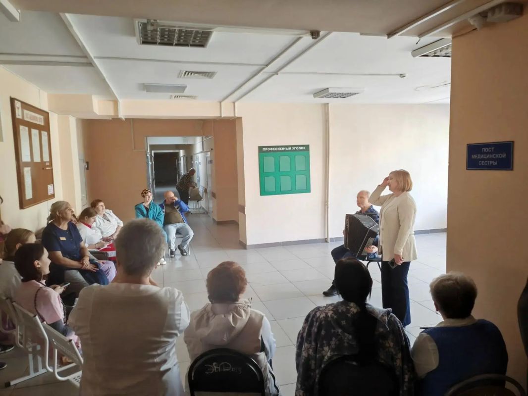 Песни, которые объединяют: в Саранске проходят хоровые репетиции проекта «Культурное долголетие» Песни, которые объединяют: в Саранске проходят хоровые репетиции проекта «Культурное долголетие»