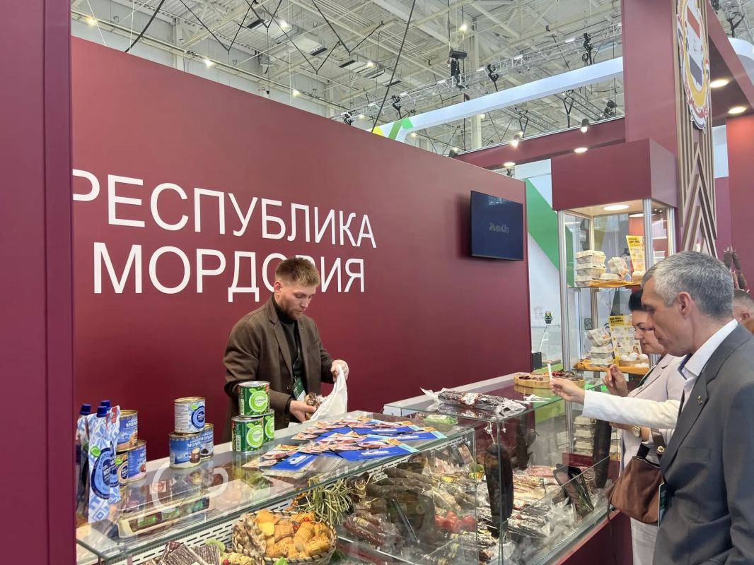 Артём Здунов: Наша делегация работает на Российской агропромышленной выставке «Золотая осень» Артём Здунов: Наша делегация работает на Российской агропромышленной выставке «Золотая осень»
