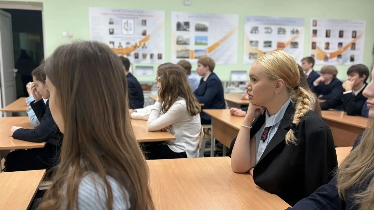 Сотрудники следственного управления провели с кадетами и школьниками профилактические занятия Сотрудники следственного управления провели с кадетами и школьниками профилактические занятия
