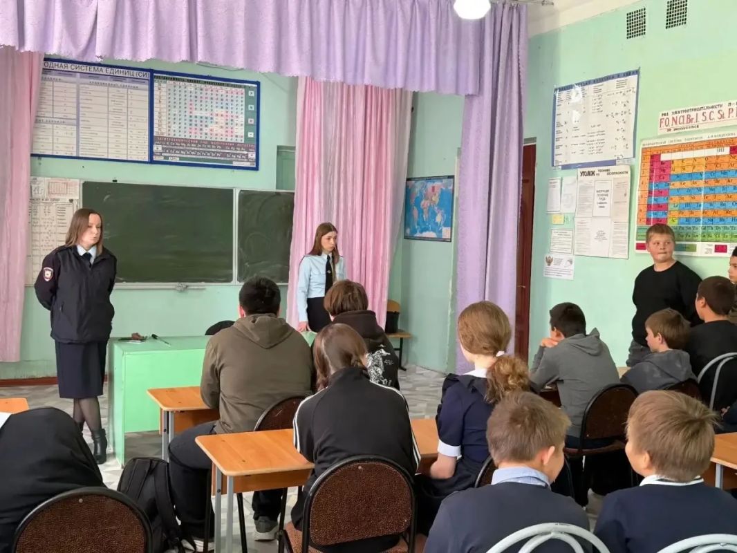 В Мордовии полицейские напомнили школьникам о правилах безопасности в сети интернет В Мордовии полицейские напомнили школьникам о правилах безопасности в сети интернет
