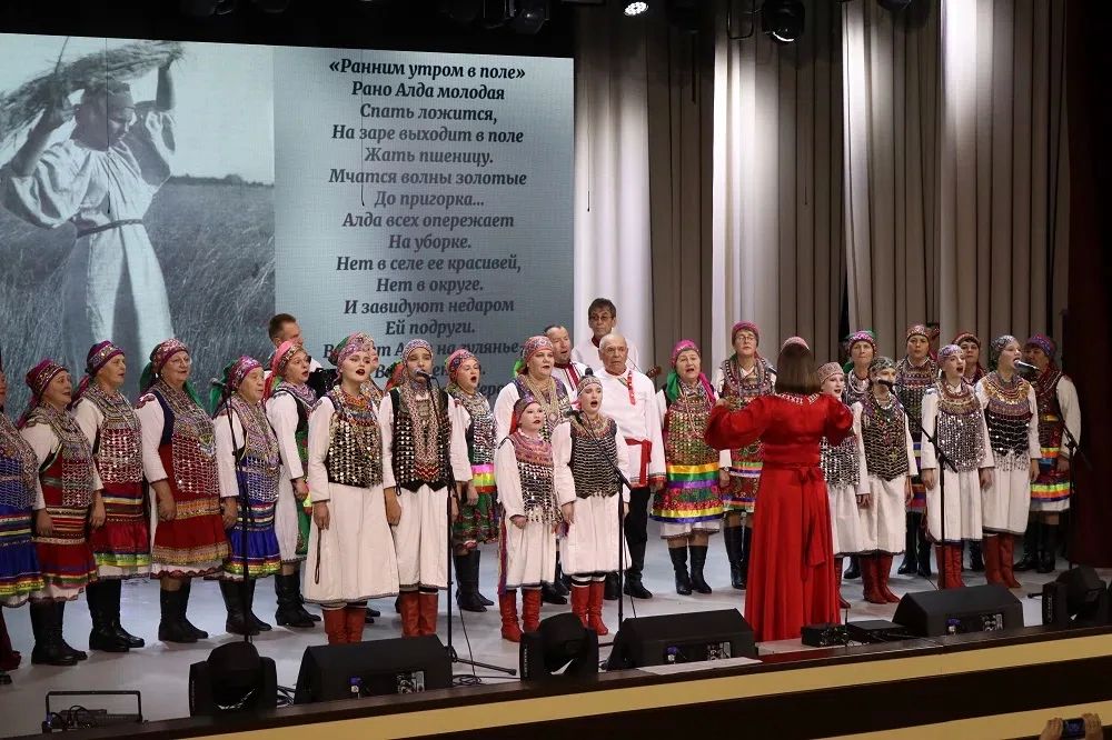 XXX Республиканский фестиваль-конкурс народного творчества «Шумбрат, Мордовия!» продолжает знакомить зрителей с талантливыми коллективами муниципальных районов XXX Республиканский фестиваль-конкурс народного творчества «Шумбрат, Мордовия!» продолжает знакомить зрителей с талантливыми коллективами муниципальных районов