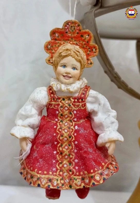 Сделано с любовью!. Мастерица из Саранска Татьяна Драгунова создаёт невероятные ватные игрушки, которые словно сошли со страниц любимых книг Каждая деталь – от крошечных валенок до узора на сарафане – сделана вручную Сделано с любовью!. Мастерица из Саранска Татьяна Драгунова создаёт невероятные ватные игрушки, которые словно сошли со страниц любимых книг Каждая деталь – от крошечных валенок до узора на сарафане – сделана вручную