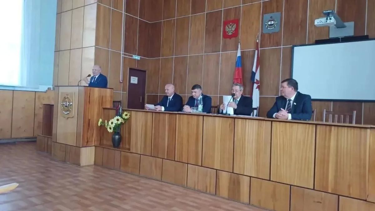 Анатолий Гулин принял участие в сессии Совета депутатов Краснослободского района