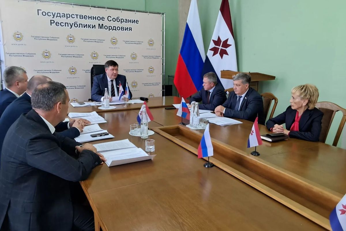 Депутатам представлены кандидаты на должности в Совете Федерации и Правительстве республики Депутатам представлены кандидаты на должности в Совете Федерации и Правительстве республики