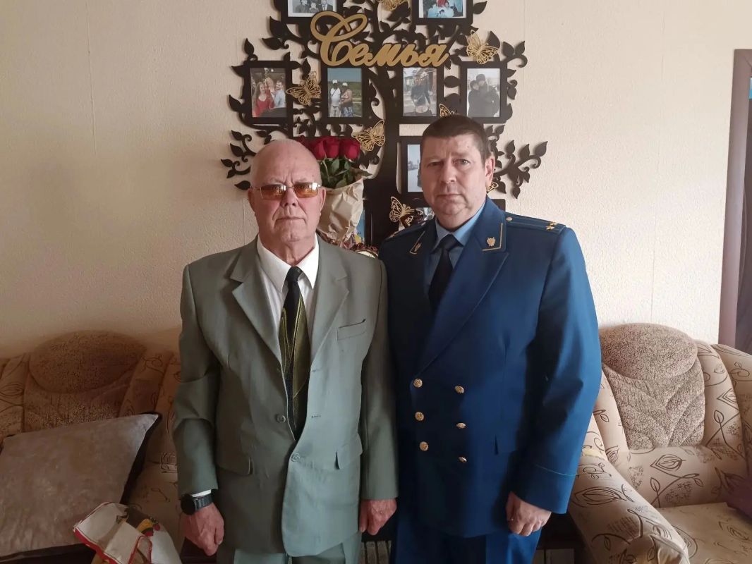 Сегодня свой 80-летний юбилей отмечает ветеран прокуратуры Республики Мордовия Еремкин Геннадий Алексеевич