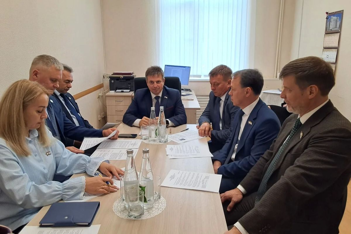 Депутатам представлены кандидаты на должности в Совете Федерации и Правительстве республики Депутатам представлены кандидаты на должности в Совете Федерации и Правительстве республики