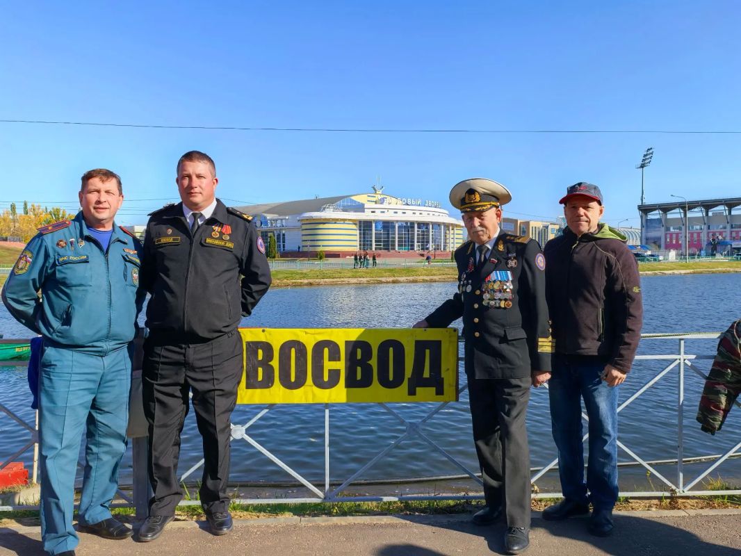 Юные спасатели почтили память Адмирала Российского флота Федора Ушакова Юные спасатели почтили память Адмирала Российского флота Федора Ушакова