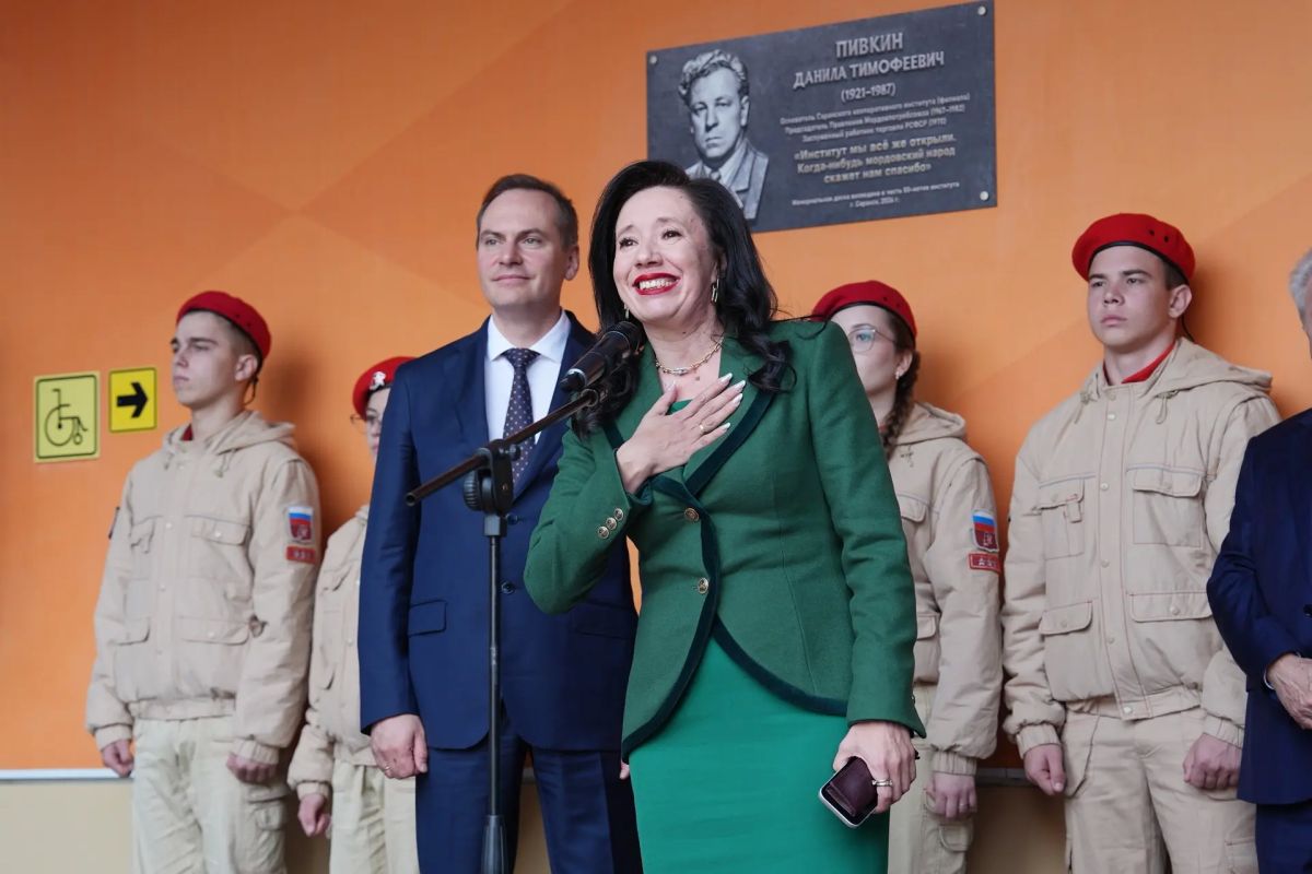 Артём Здунов: #ИсторическаяПамять. Вместе с Председателем совета Центрального союза потребительских обществ России Дмитрием Львовичем Зубовым, ректором Российского университета кооперации Алсу Рустэмовной Набиевой, со... Артём Здунов: #ИсторическаяПамять. Вместе с Председателем совета Центрального союза потребительских обществ России Дмитрием Львовичем Зубовым, ректором Российского университета кооперации Алсу Рустэмовной Набиевой, со...