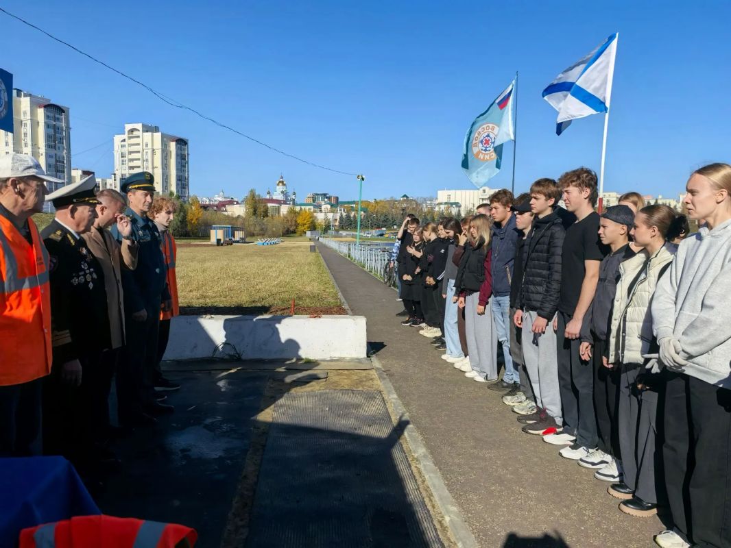 Юные спасатели почтили память Адмирала Российского флота Федора Ушакова Юные спасатели почтили память Адмирала Российского флота Федора Ушакова