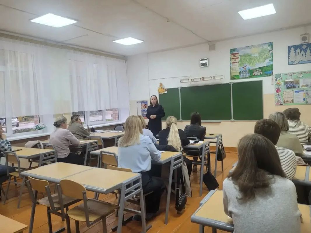 В Мордовии сотрудники полиции проводят встречи с детьми и родителями В Мордовии сотрудники полиции проводят встречи с детьми и родителями