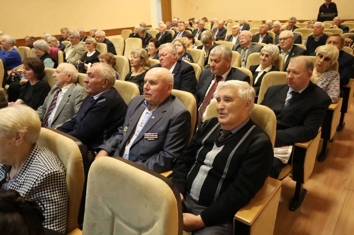 Наталья Долматова позитивно оценила взаимодействие депутатского корпуса и ветеранских организаций республики Наталья Долматова позитивно оценила взаимодействие депутатского корпуса и ветеранских организаций республики