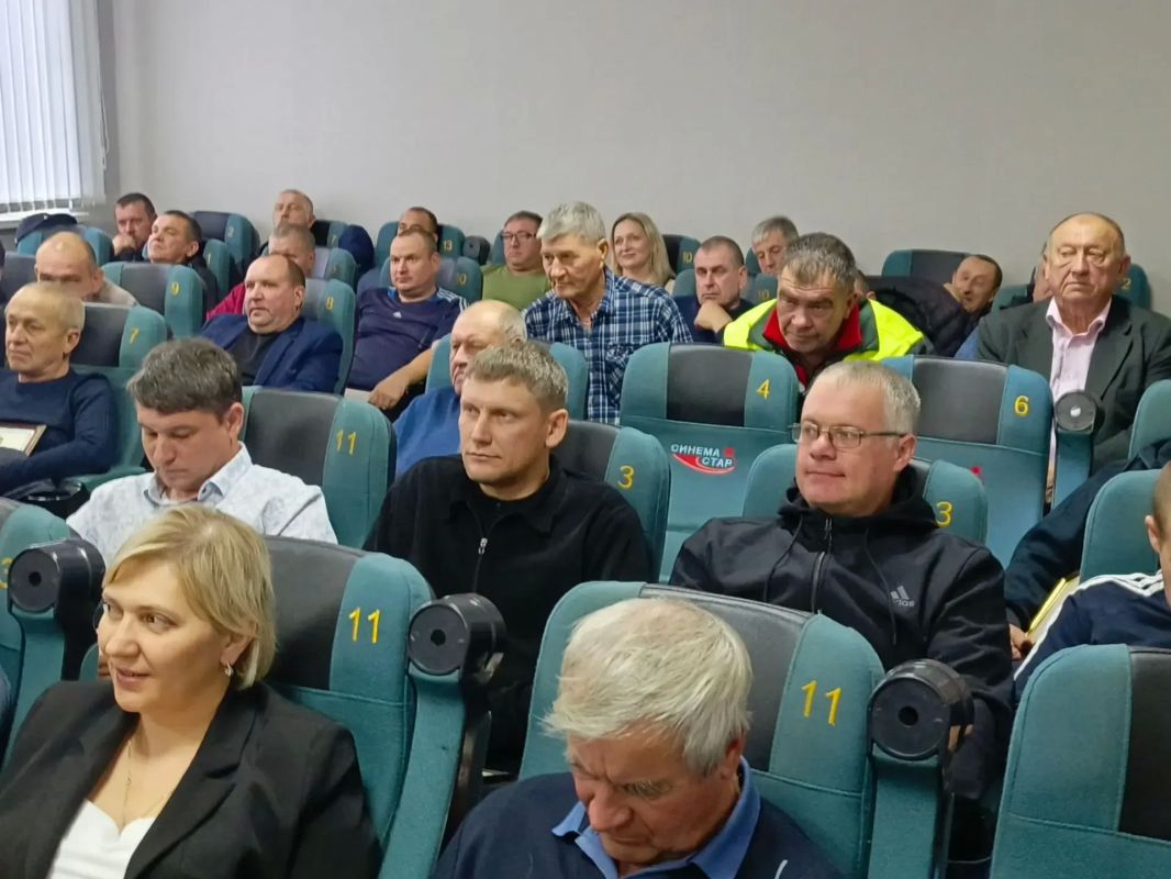 Сегодня в ТехАрсенале по-рабочему празднично! Сегодня в ТехАрсенале по-рабочему празднично!