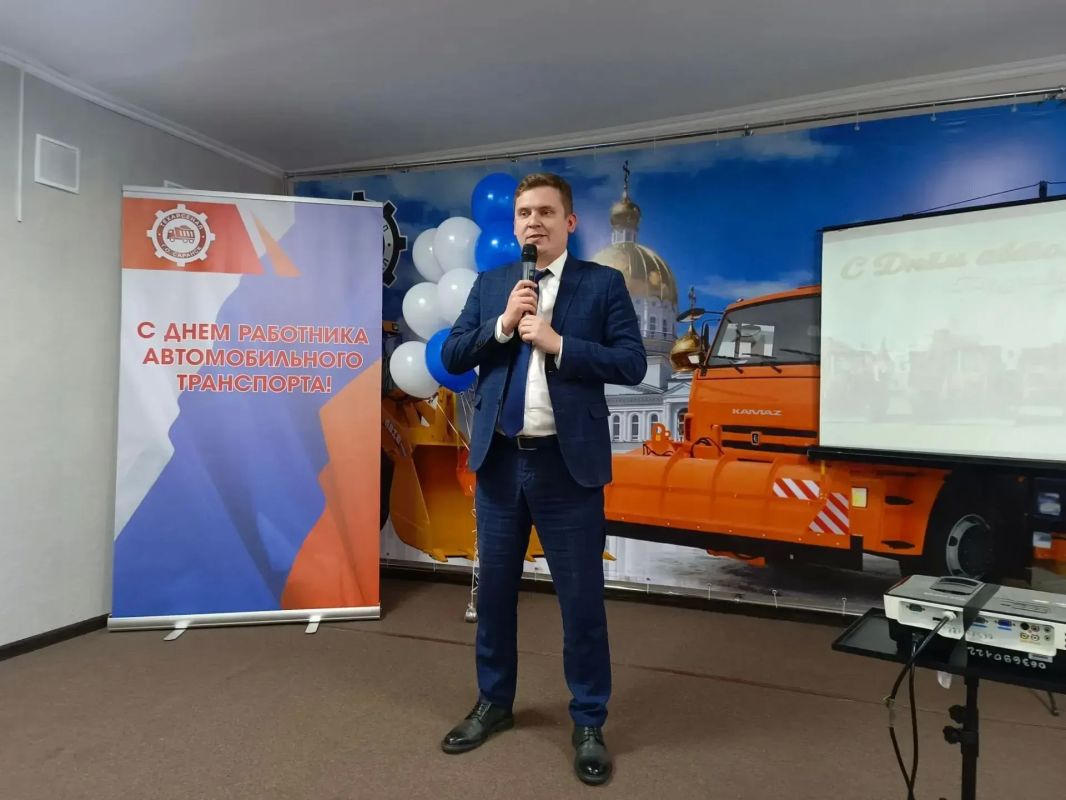 Сегодня в ТехАрсенале по-рабочему празднично! Сегодня в ТехАрсенале по-рабочему празднично!