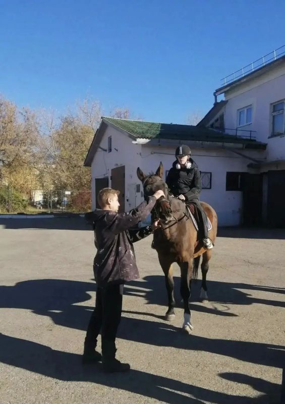 «Ромашка желаний»: Анатолий Гулин исполнил мечту многодетной семьи Ярочкиных «Ромашка желаний»: Анатолий Гулин исполнил мечту многодетной семьи Ярочкиных
