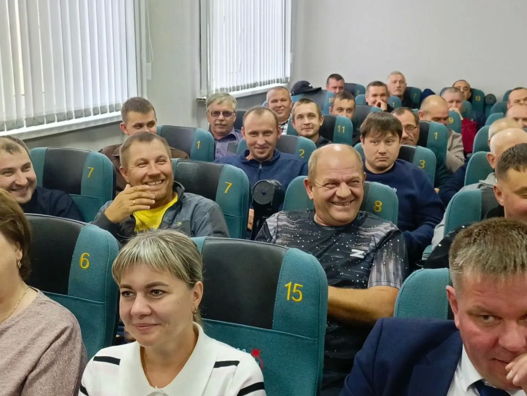 Сегодня в ТехАрсенале по-рабочему празднично! Сегодня в ТехАрсенале по-рабочему празднично!