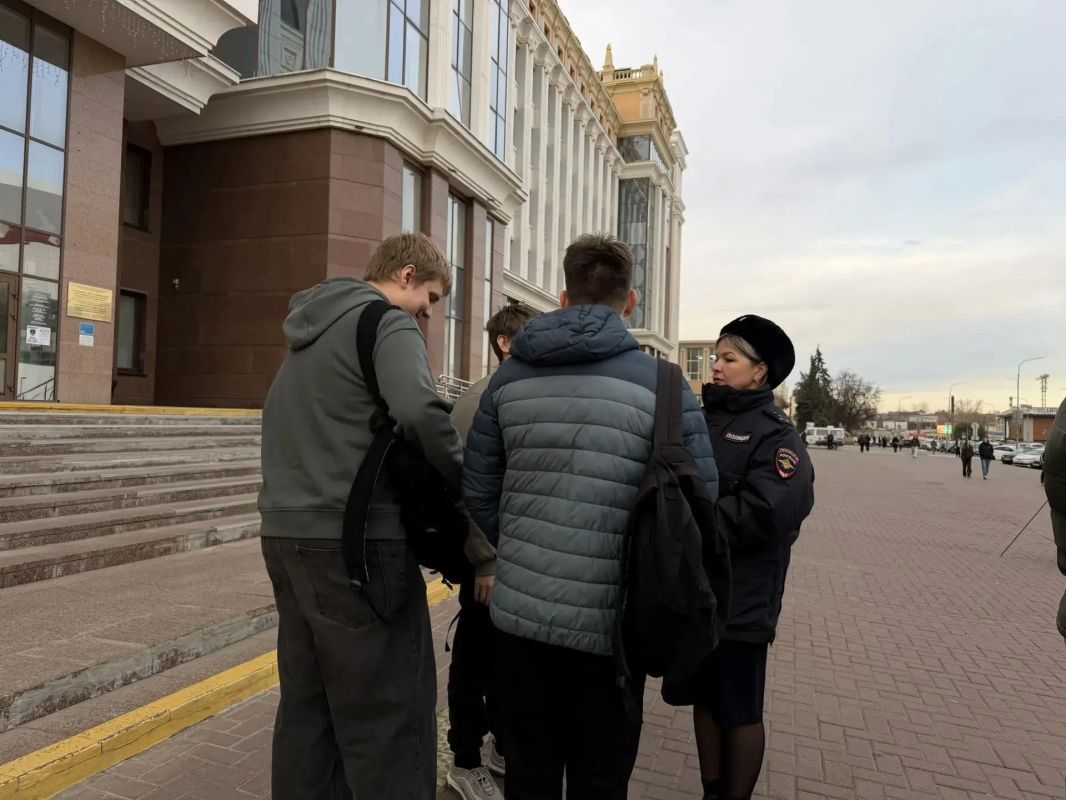 МВД по Республике Мордовия открывает для молодых людей перспективы службы в полиции: профориентационная встреча в МГУ имени Н.П. Огарёва МВД по Республике Мордовия открывает для молодых людей перспективы службы в полиции: профориентационная встреча в МГУ имени Н.П. Огарёва
