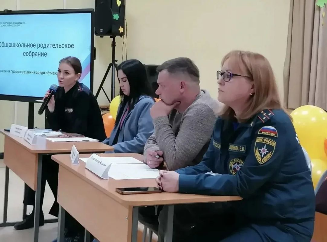 В Мордовии полицейские и общественники продолжают проводить мероприятия по предупреждению экстремизма и терроризма в молодежной среде В Мордовии полицейские и общественники продолжают проводить мероприятия по предупреждению экстремизма и терроризма в молодежной среде