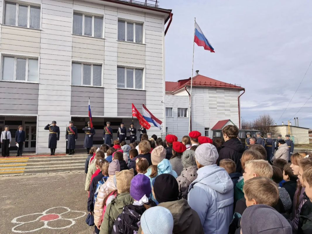 23 октября 2026 года состоялось торжественное открытие мемориальной доски выпускнику Лицея, офицеру Федеральной службы безопасности Макаеву Владиславу Андреевичу, награждённому ОРДЕНОМ МУЖЕСТВА (посмертно), погибшему при... 23 октября 2026 года состоялось торжественное открытие мемориальной доски выпускнику Лицея, офицеру Федеральной службы безопасности Макаеву Владиславу Андреевичу, награждённому ОРДЕНОМ МУЖЕСТВА (посмертно), погибшему при...