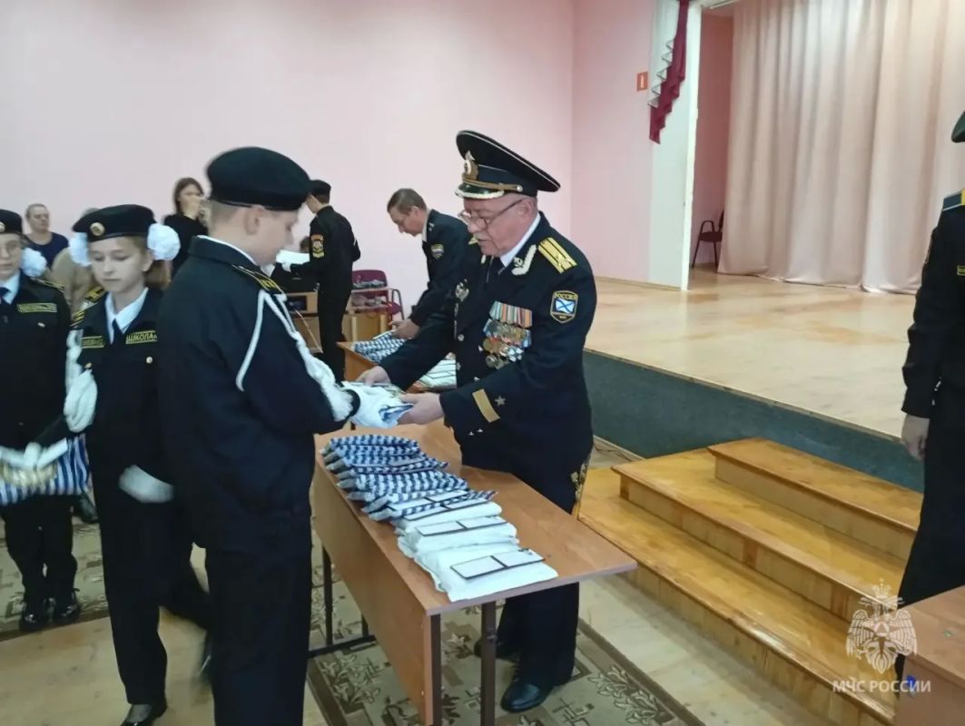 Саранские школьники стали морскими кадетами имени адмирала Ушакова Саранские школьники стали морскими кадетами имени адмирала Ушакова