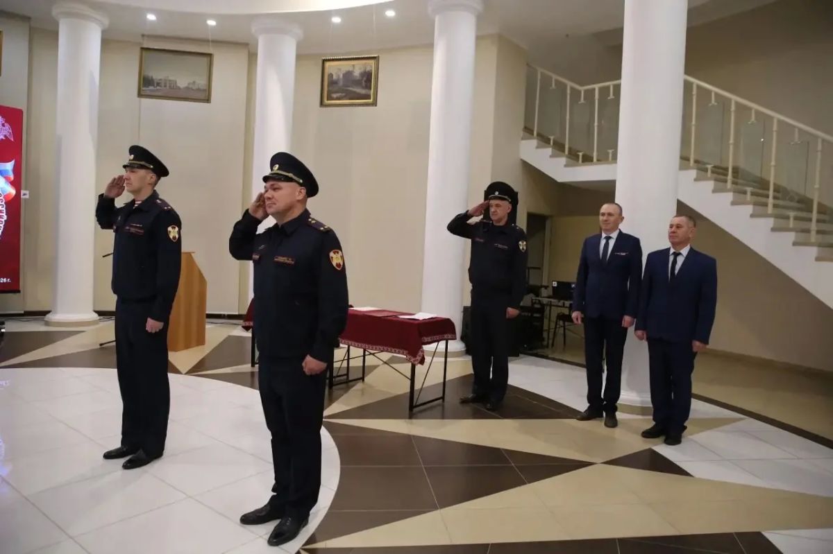В год 10-летия ведомства и 215-летия войск правопорядка в Саранске новобранцы вневедомственной охраны Росгвардии приняли присягу В год 10-летия ведомства и 215-летия войск правопорядка в Саранске новобранцы вневедомственной охраны Росгвардии приняли присягу