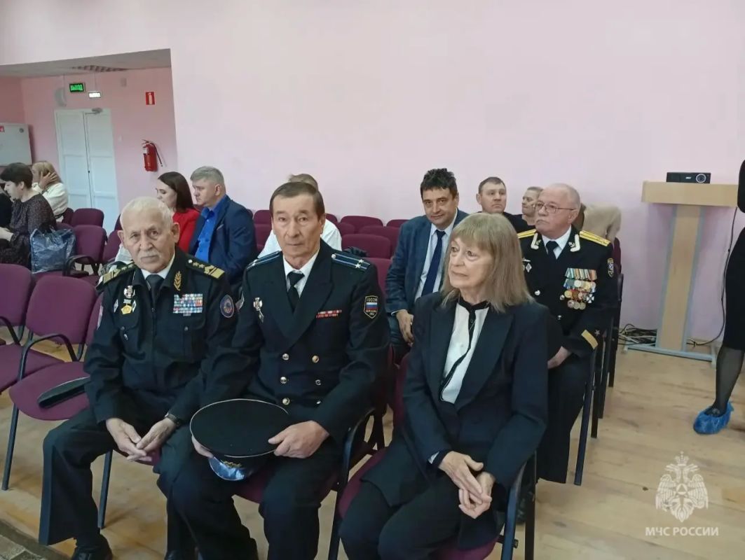 Саранские школьники стали морскими кадетами имени адмирала Ушакова Саранские школьники стали морскими кадетами имени адмирала Ушакова