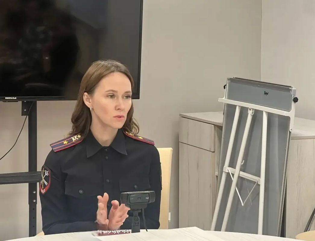 В Мордовии полицейские продолжают профилактическую работу по предупреждению IT-мошенничества В Мордовии полицейские продолжают профилактическую работу по предупреждению IT-мошенничества
