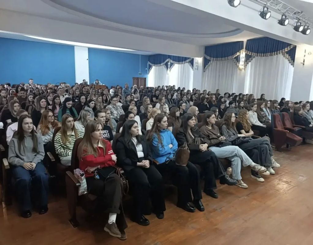 В Мордовии полицейские продолжают профилактическую работу по предупреждению IT-мошенничества В Мордовии полицейские продолжают профилактическую работу по предупреждению IT-мошенничества