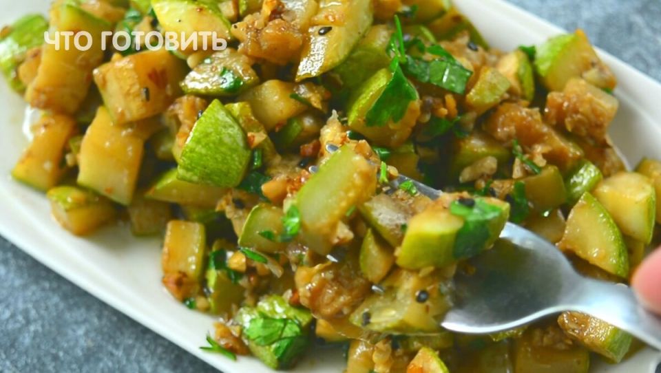 Летний салат из кабачков: быстро, просто, вкусно