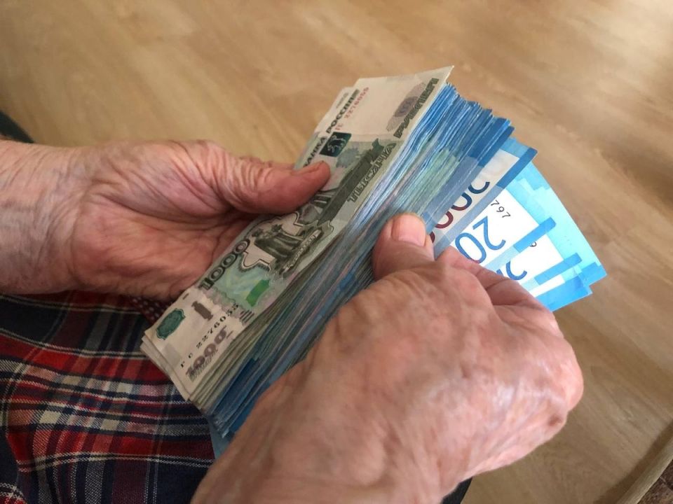 Пожилая женщина потеряла квартиру из-за мошеннического займа в 100 тысяч рублей