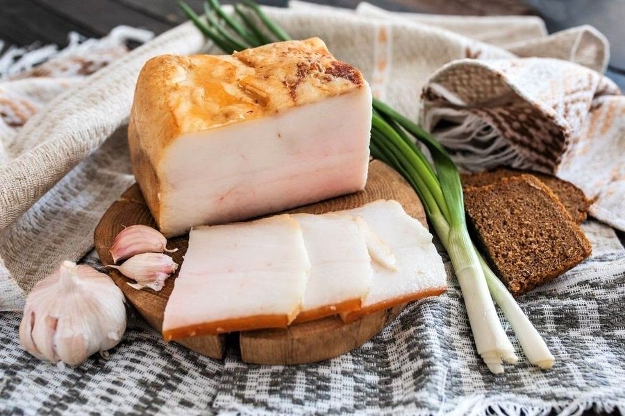 Сало: традиционное угощение или потенциальная угроза здоровью?