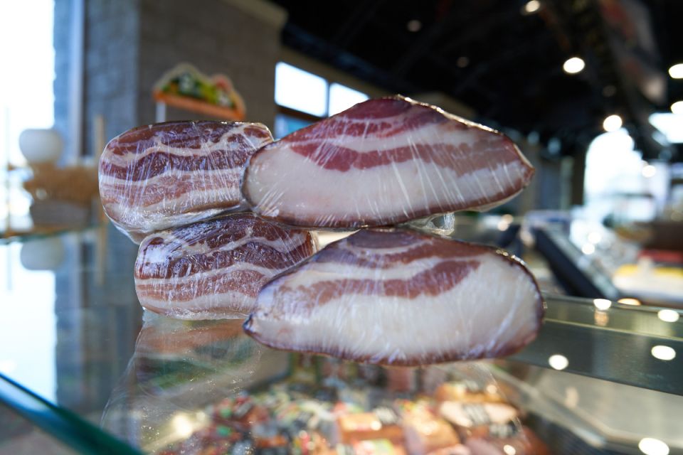 Зимние ярмарки Москвы: разнообразие сала для гурманов